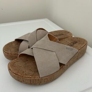 Earth Wedge Platform Sandals Tan Size 9.5